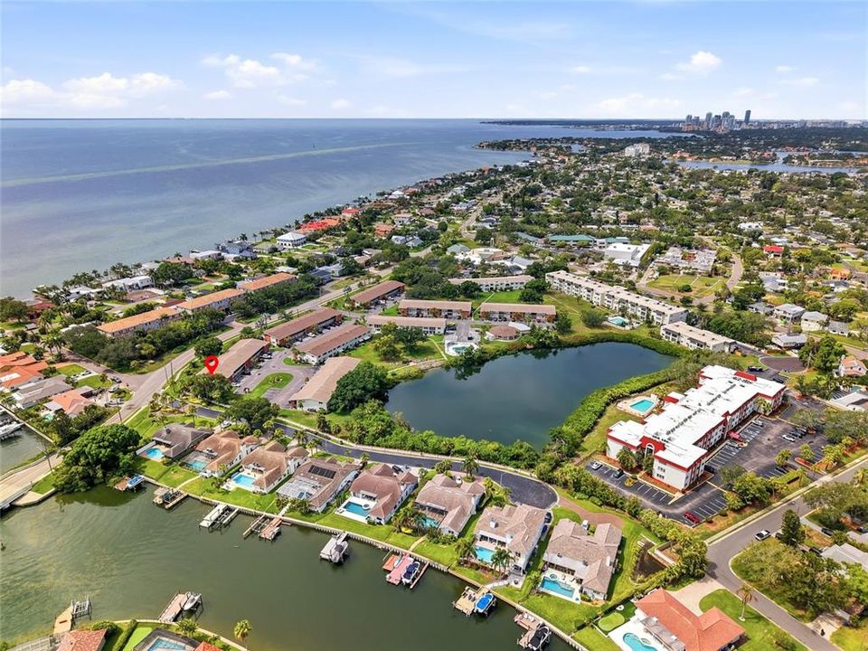 На продажу: $169,900 (2 спален, 1 ванн, 1015 Квадратных фут)