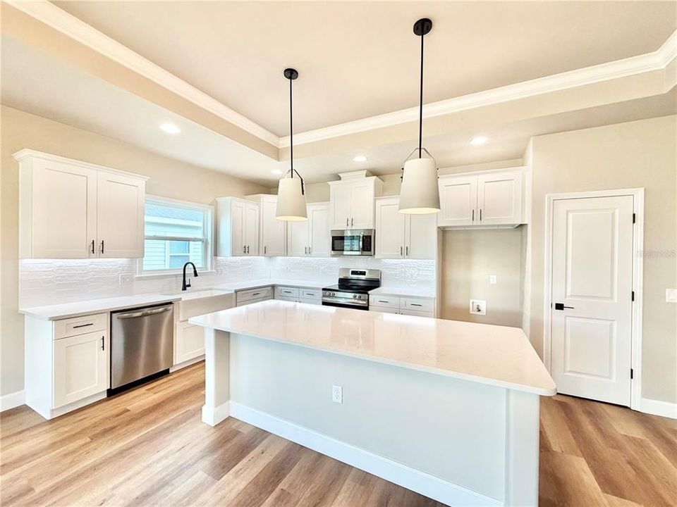 For Sale: $399,900 (3 beds, 2 baths, 1722 Square Feet)