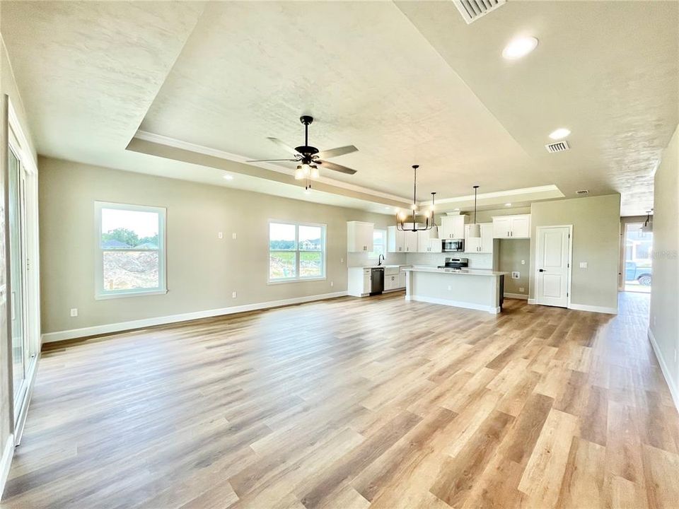 For Sale: $399,900 (3 beds, 2 baths, 1722 Square Feet)