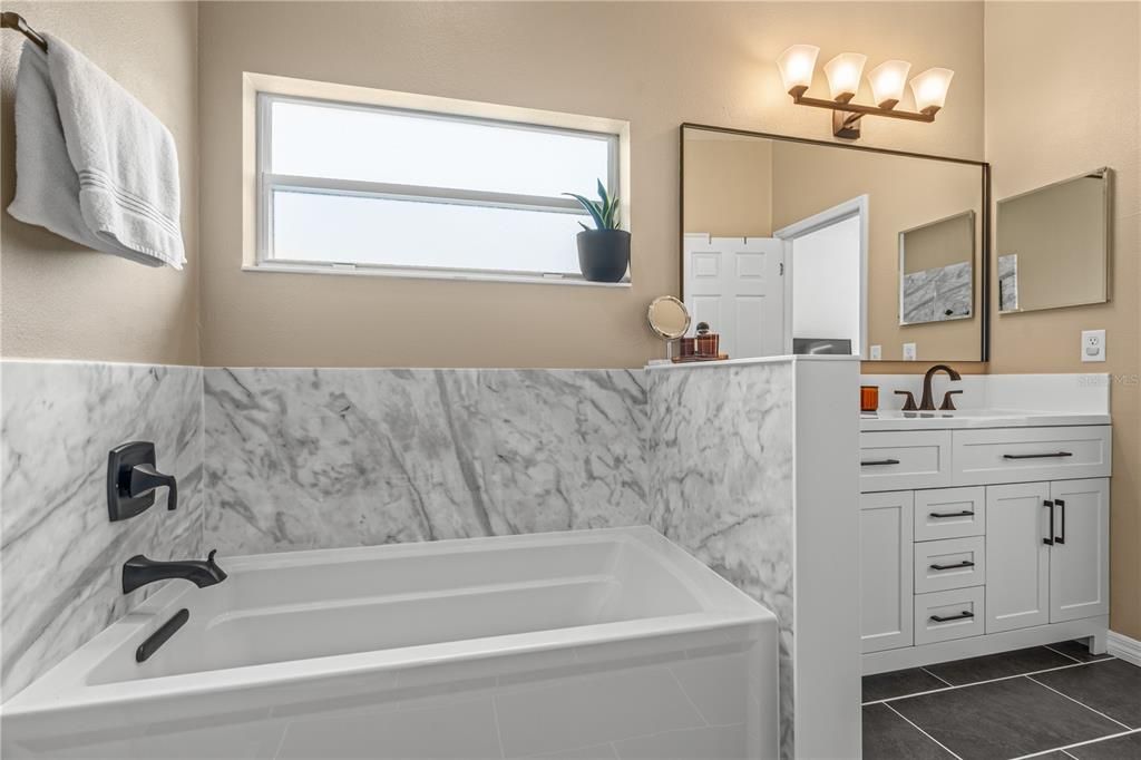 For Sale: $375,000 (3 beds, 2 baths, 1616 Square Feet)