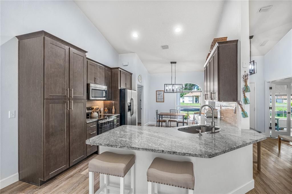 For Sale: $375,000 (3 beds, 2 baths, 1616 Square Feet)