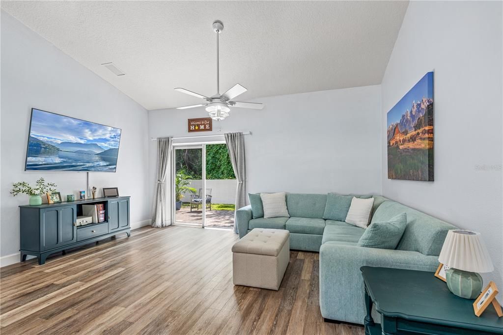 For Sale: $375,000 (3 beds, 2 baths, 1616 Square Feet)