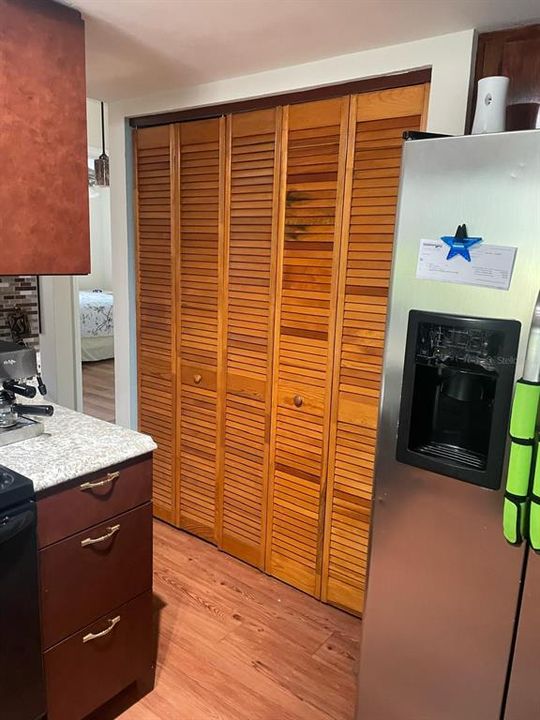 Activo con contrato: $1,700 (2 camas, 1 baños, 840 Pies cuadrados)