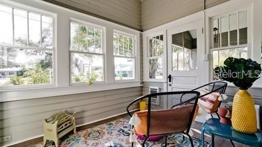 En Venta: $649,000 (3 camas, 3 baños, 1855 Pies cuadrados)