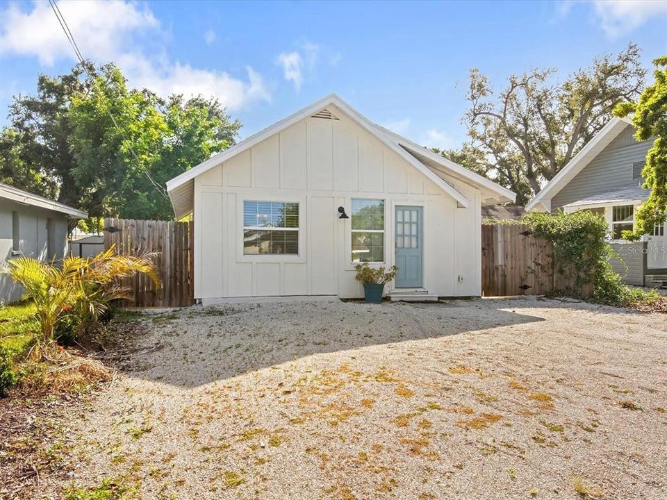En Venta: $649,000 (3 camas, 3 baños, 1855 Pies cuadrados)