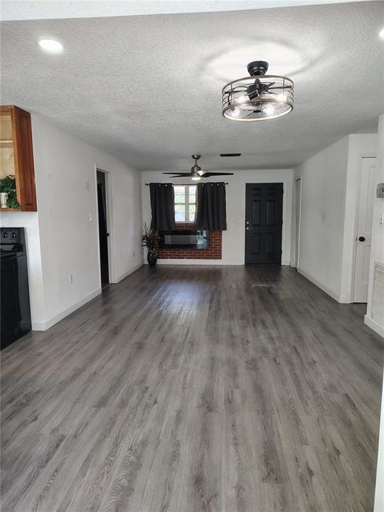 For Sale: $329,900 (4 beds, 2 baths, 1746 Square Feet)