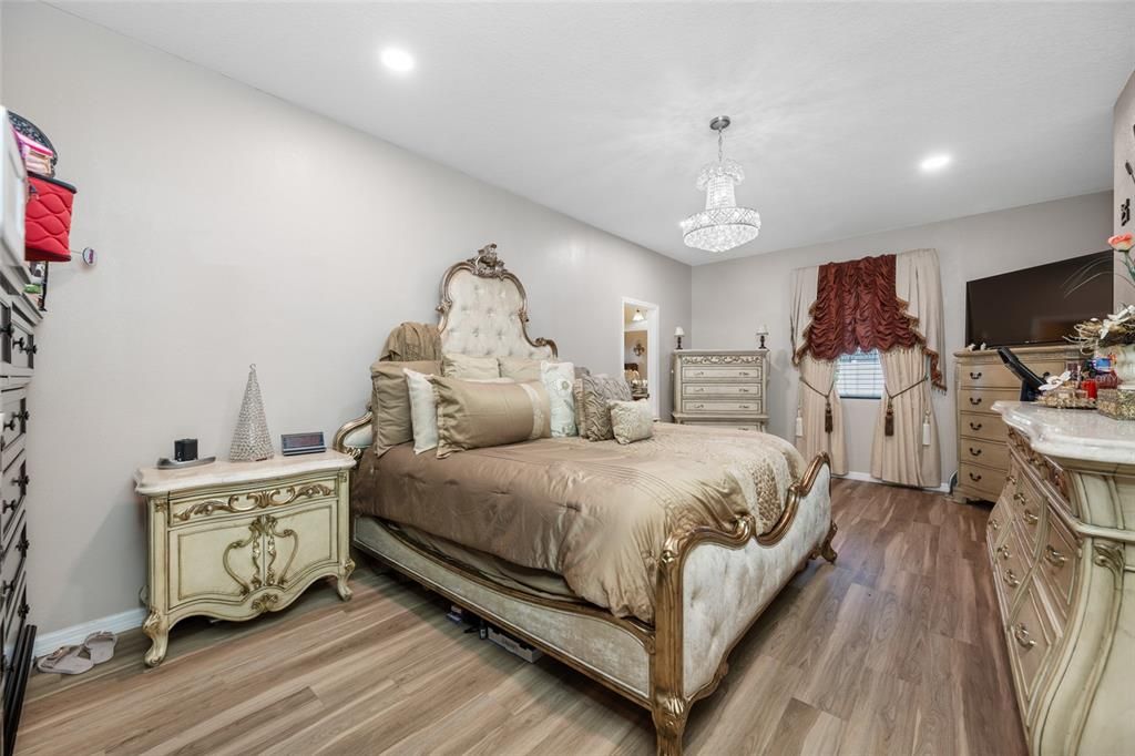 En Venta: $625,000 (4 camas, 3 baños, 2546 Pies cuadrados)