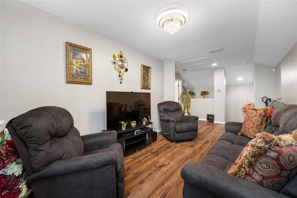 En Venta: $625,000 (4 camas, 3 baños, 2546 Pies cuadrados)