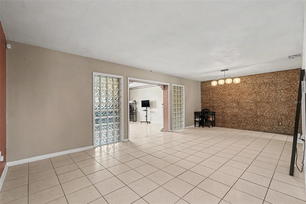 En Venta: $350,000 (2 camas, 2 baños, 1443 Pies cuadrados)