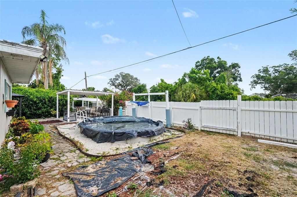 En Venta: $350,000 (2 camas, 2 baños, 1443 Pies cuadrados)