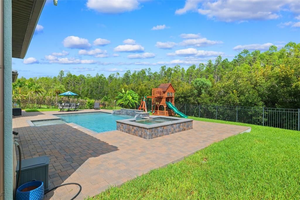 En Venta: $1,299,900 (4 camas, 3 baños, 3488 Pies cuadrados)