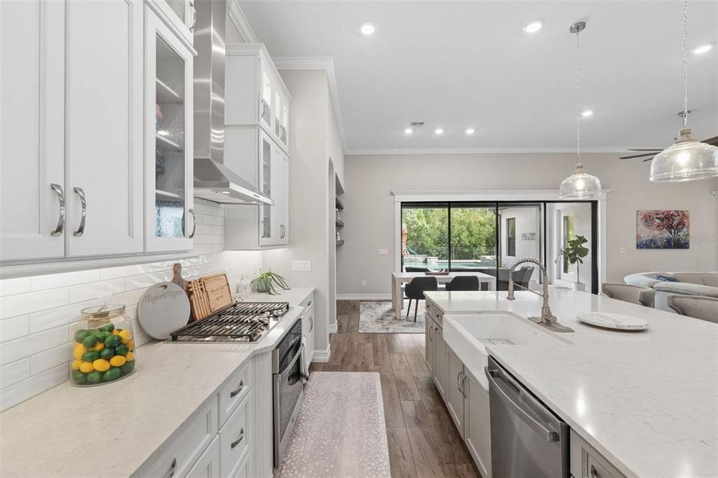 En Venta: $1,299,900 (4 camas, 3 baños, 3488 Pies cuadrados)
