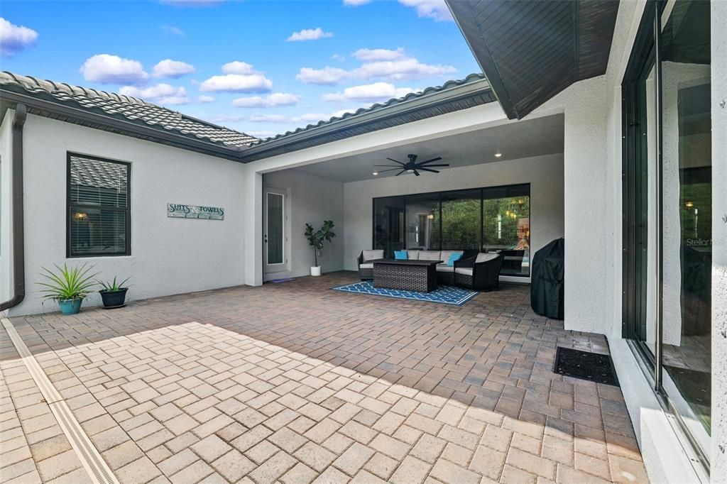 En Venta: $1,299,900 (4 camas, 3 baños, 3488 Pies cuadrados)