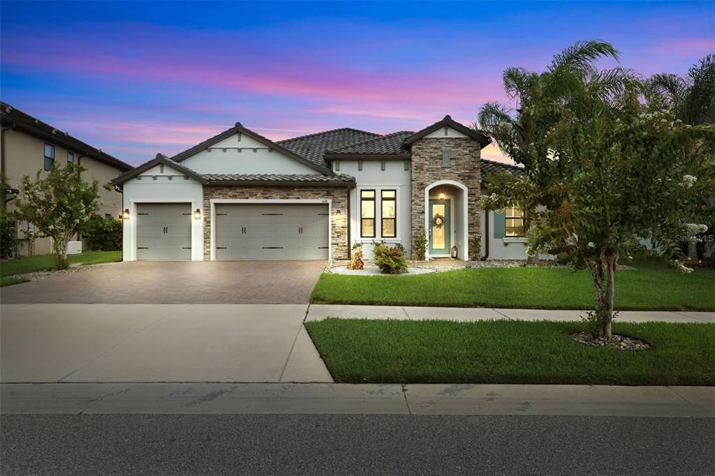En Venta: $1,299,900 (4 camas, 3 baños, 3488 Pies cuadrados)