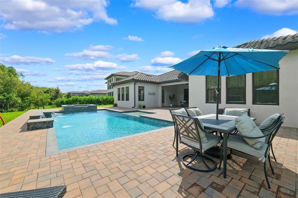 En Venta: $1,299,900 (4 camas, 3 baños, 3488 Pies cuadrados)