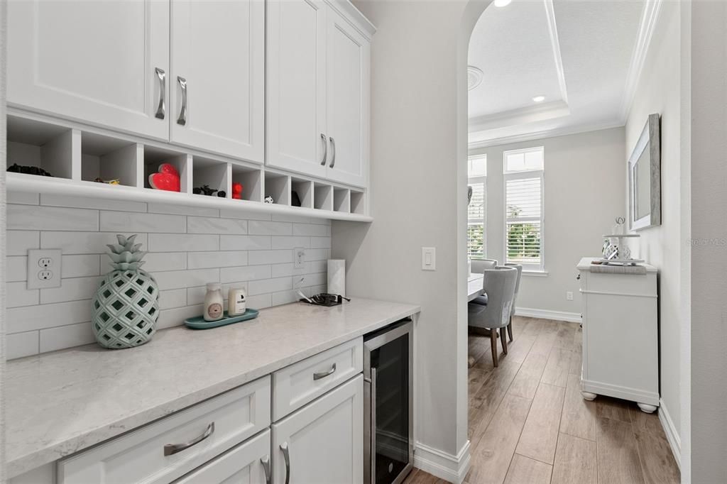En Venta: $1,299,900 (4 camas, 3 baños, 3488 Pies cuadrados)