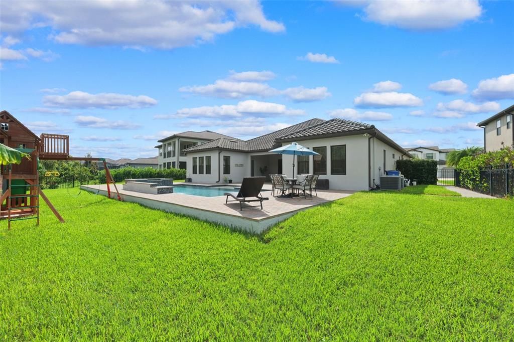 En Venta: $1,299,900 (4 camas, 3 baños, 3488 Pies cuadrados)