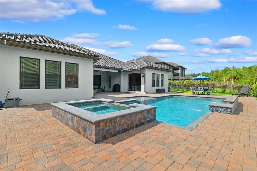 En Venta: $1,299,900 (4 camas, 3 baños, 3488 Pies cuadrados)