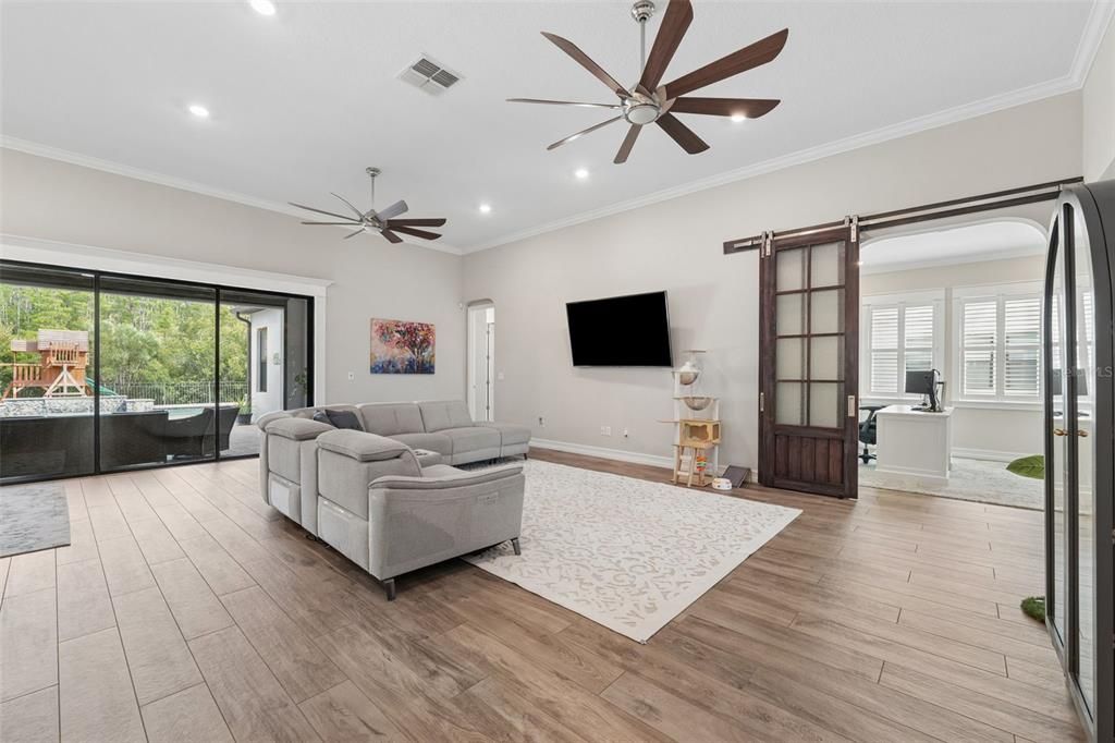 En Venta: $1,299,900 (4 camas, 3 baños, 3488 Pies cuadrados)
