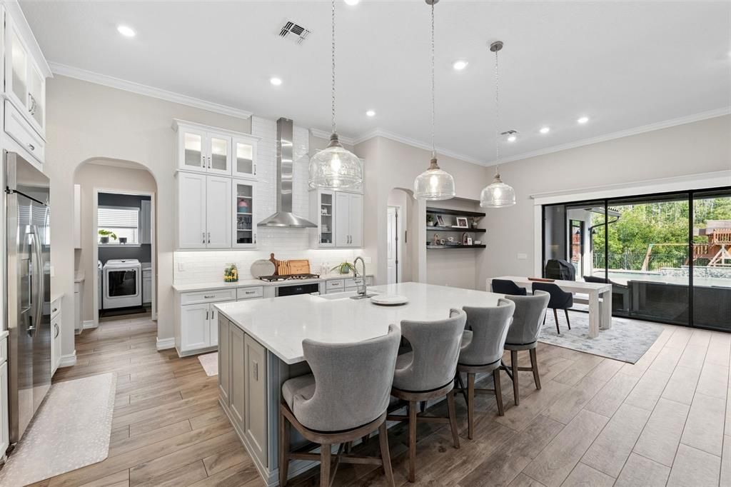 En Venta: $1,299,900 (4 camas, 3 baños, 3488 Pies cuadrados)