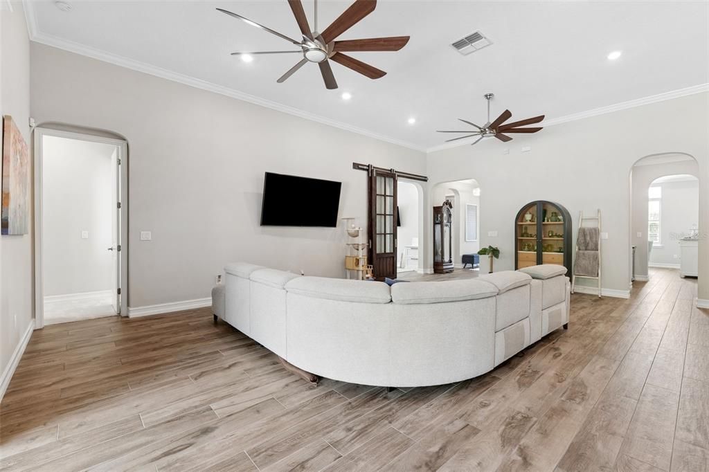 En Venta: $1,299,900 (4 camas, 3 baños, 3488 Pies cuadrados)