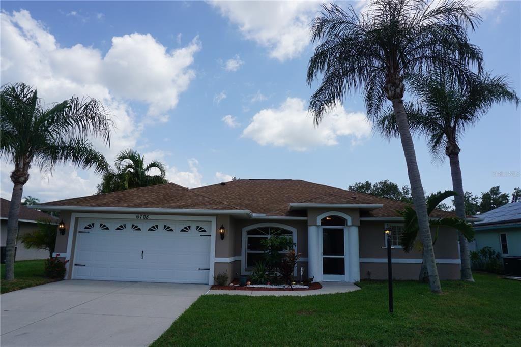 En Venta: $399,880 (3 camas, 2 baños, 1696 Pies cuadrados)