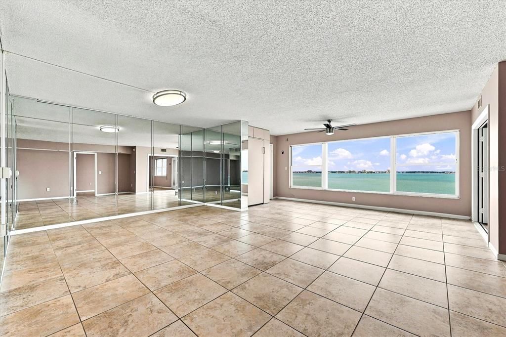 For Sale: $299,000 (2 beds, 2 baths, 1450 Square Feet)