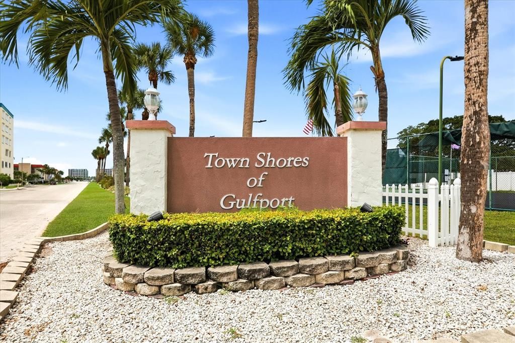 For Sale: $299,000 (2 beds, 2 baths, 1450 Square Feet)