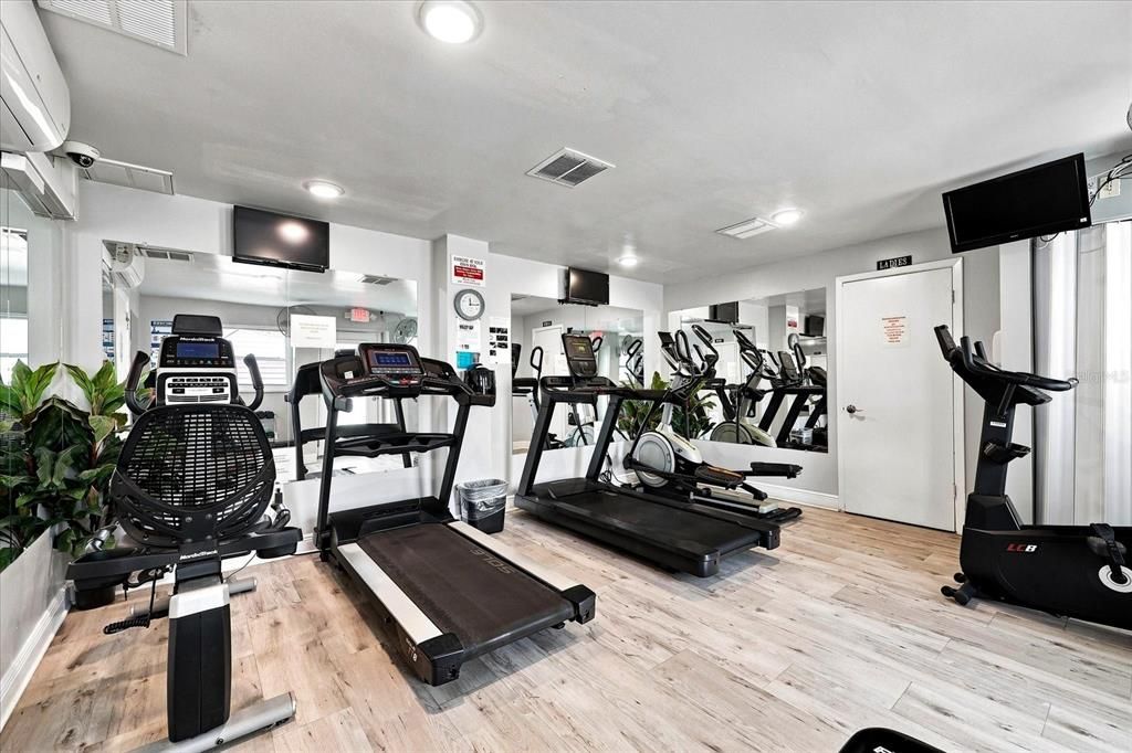 For Sale: $299,000 (2 beds, 2 baths, 1450 Square Feet)