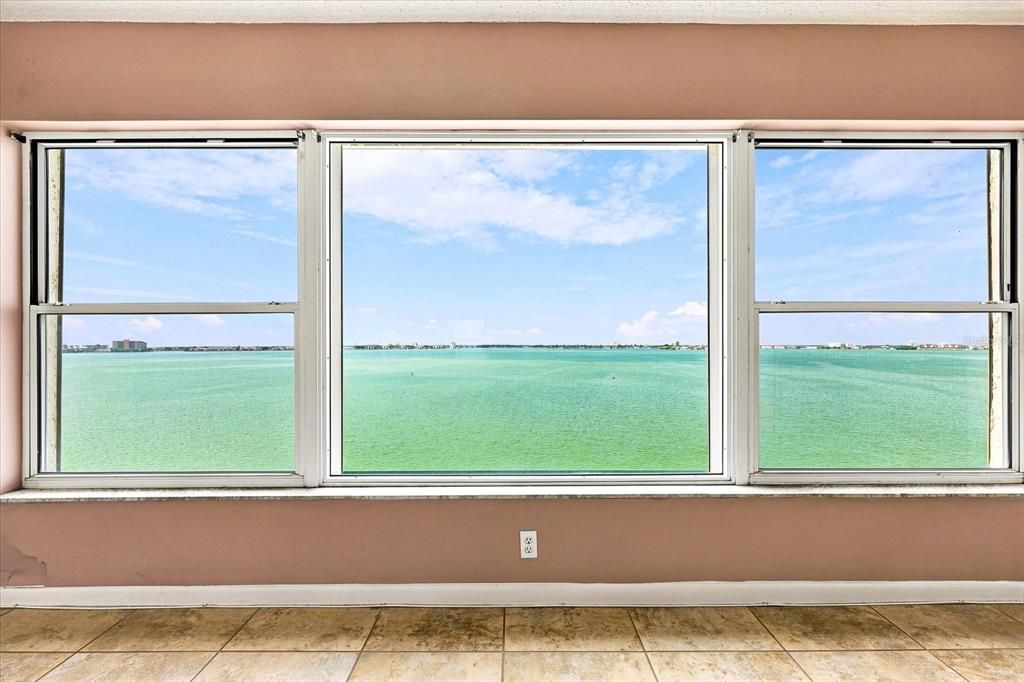 For Sale: $299,000 (2 beds, 2 baths, 1450 Square Feet)