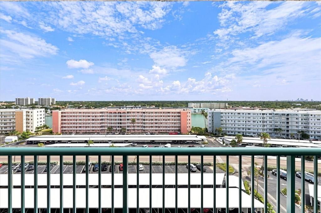 For Sale: $299,000 (2 beds, 2 baths, 1450 Square Feet)