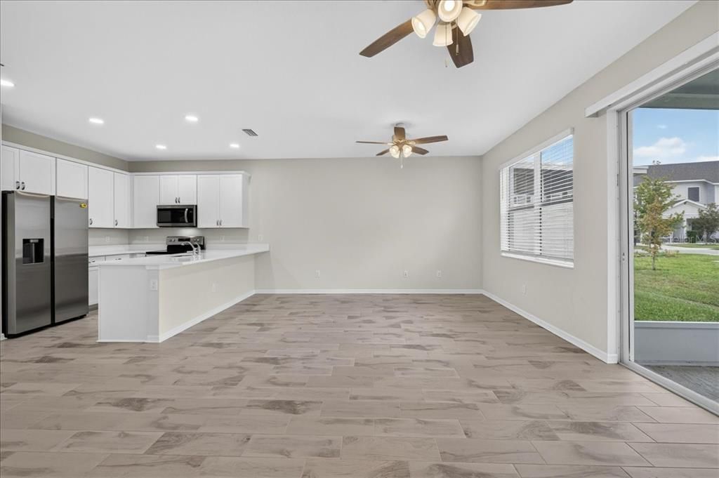 For Sale: $313,000 (3 beds, 2 baths, 1679 Square Feet)