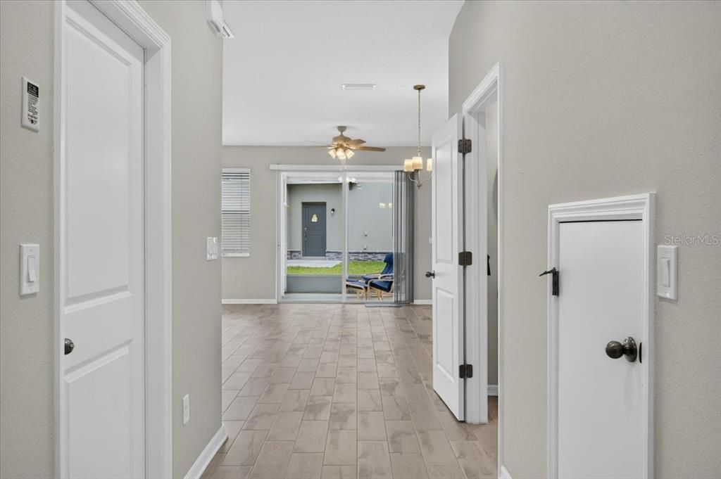 For Sale: $313,000 (3 beds, 2 baths, 1679 Square Feet)