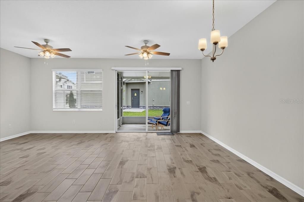 For Sale: $313,000 (3 beds, 2 baths, 1679 Square Feet)