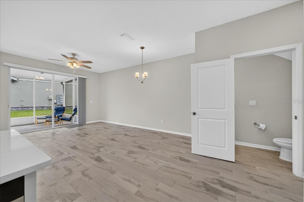 For Sale: $313,000 (3 beds, 2 baths, 1679 Square Feet)