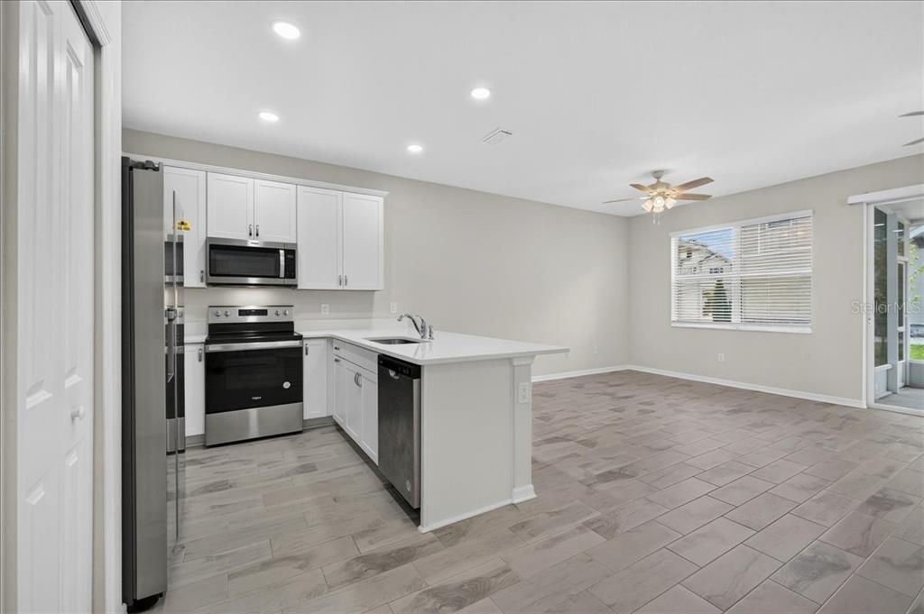 For Sale: $313,000 (3 beds, 2 baths, 1679 Square Feet)