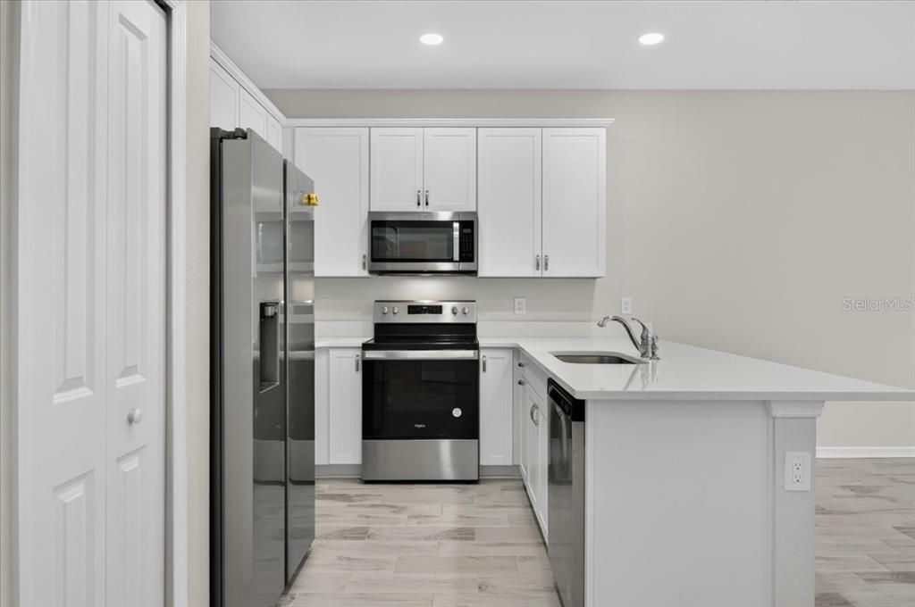 For Sale: $313,000 (3 beds, 2 baths, 1679 Square Feet)