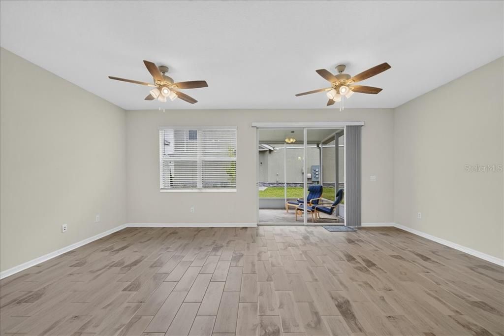 For Sale: $313,000 (3 beds, 2 baths, 1679 Square Feet)