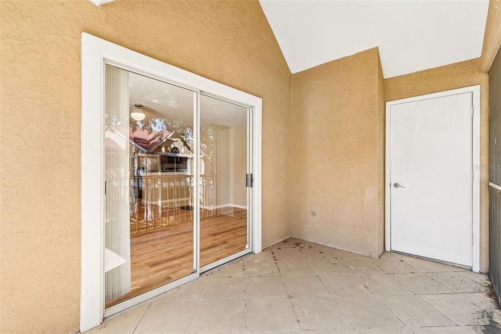 На продажу: $149,990 (2 спален, 2 ванн, 1164 Квадратных фут)