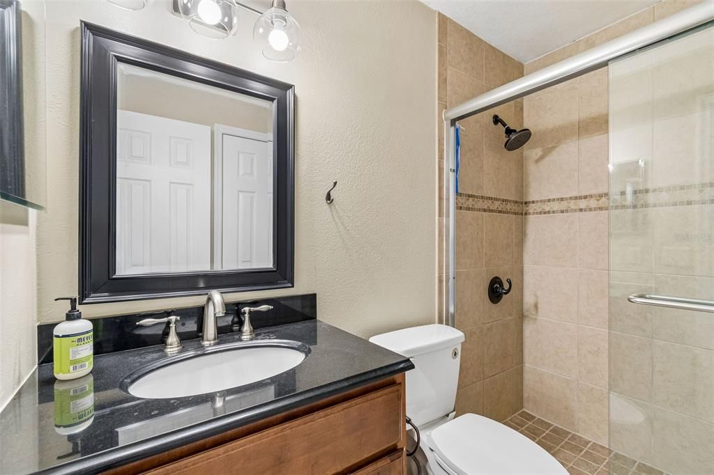 На продажу: $149,990 (2 спален, 2 ванн, 1164 Квадратных фут)