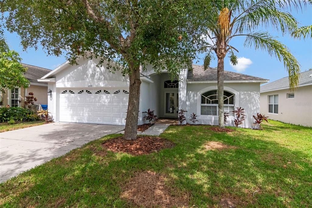 For Sale: $300,000 (3 beds, 2 baths, 1640 Square Feet)