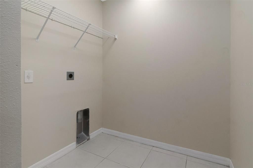 For Sale: $300,000 (3 beds, 2 baths, 1640 Square Feet)