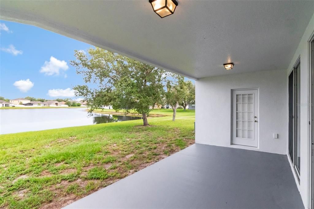 For Sale: $300,000 (3 beds, 2 baths, 1640 Square Feet)