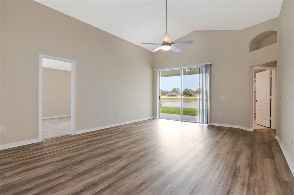 For Sale: $300,000 (3 beds, 2 baths, 1640 Square Feet)