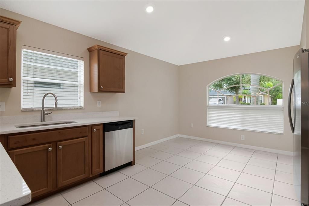 For Sale: $300,000 (3 beds, 2 baths, 1640 Square Feet)