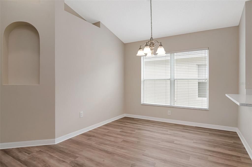 For Sale: $300,000 (3 beds, 2 baths, 1640 Square Feet)