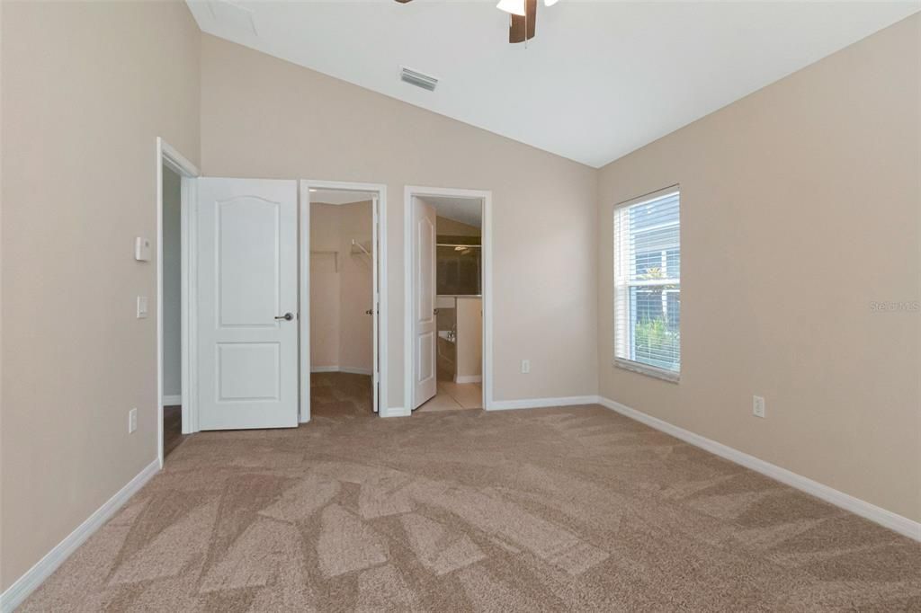 For Sale: $300,000 (3 beds, 2 baths, 1640 Square Feet)