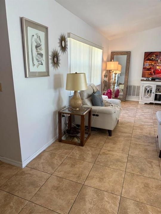 For Sale: $279,900 (2 beds, 2 baths, 1476 Square Feet)
