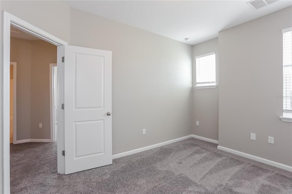For Rent: $2,690 (4 beds, 2 baths, 2620 Square Feet)