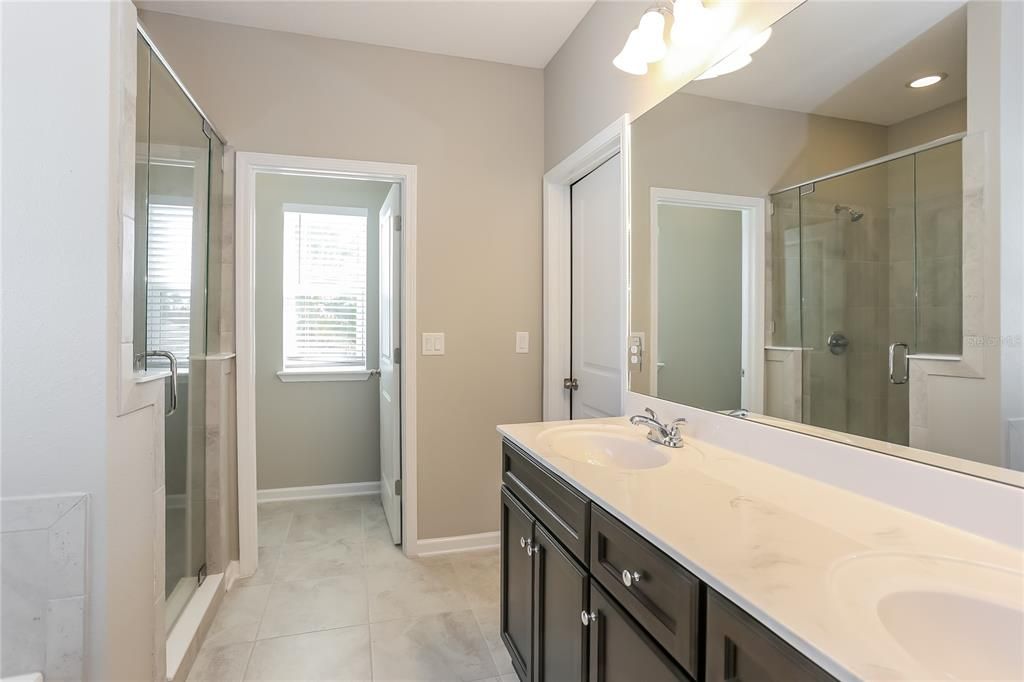 For Rent: $2,690 (4 beds, 2 baths, 2620 Square Feet)